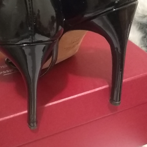 ✅❤️🌹Stuart weitzman heels 🌹❤️✅75% off - Picture 3 of 3